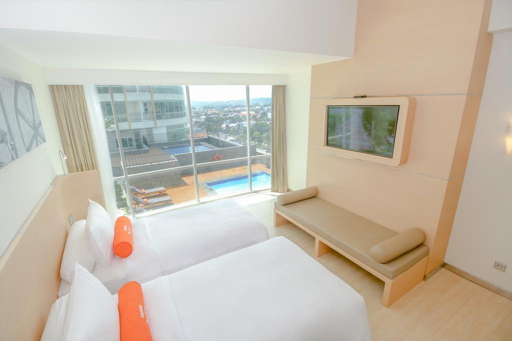 Harris Hotel Sentraland Semarang Exterior photo